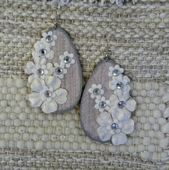 Bridal Earrings - Picture 1 of 2